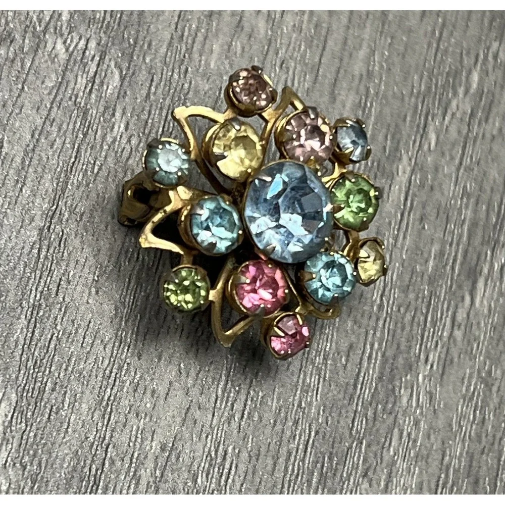 Vintage Gold Tone Rhinestone Brooch Pin Multicolor Floral Art Deco Style Cluster